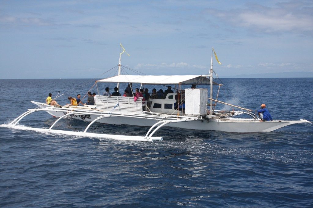 フィリピンの船バンカーボート
